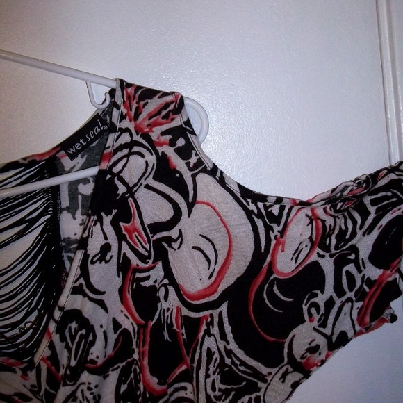 Cute Spring Patterned Cold Shoulder Top - Picture 2 of 5